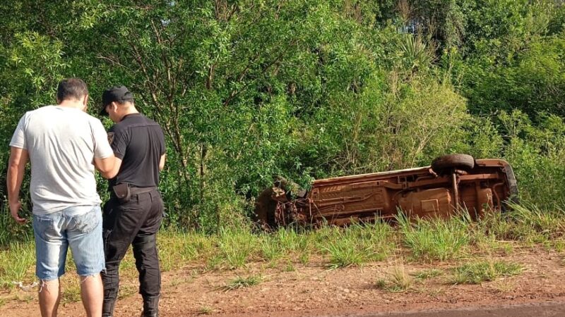 Despiste y vuelco en San Martín dejó sólo daños materiales