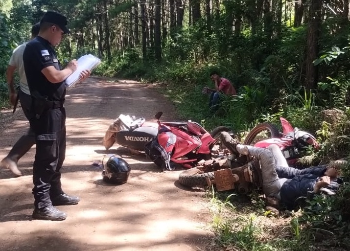 Dos lesionados graves por choque de motos en Campo Ramón