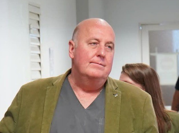 Permanece grave un gitano apuñalado por el médico Ernesto Ramp, quien fue apartado de la dirección del Hospital de Aristóbulo