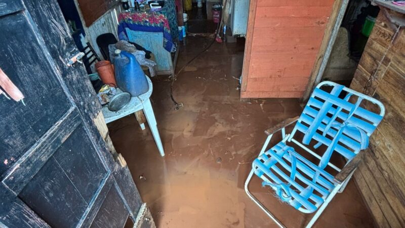 Vecino de Copisa llamó a la Policía porque le entró agua en la casa