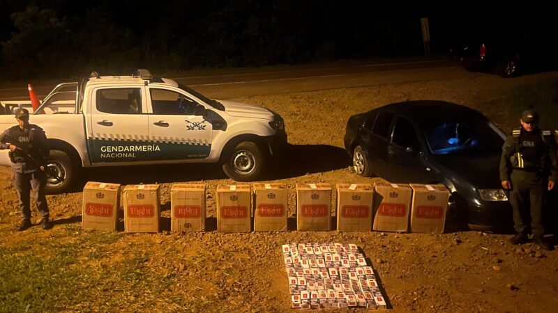 Gendarmería detuvo a dos policías con cigarrillos de contrabando en Aristóbulo