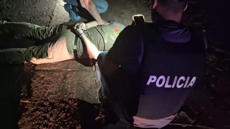 Dos policías de Alem fueron detenidos por venta ilegal de armas