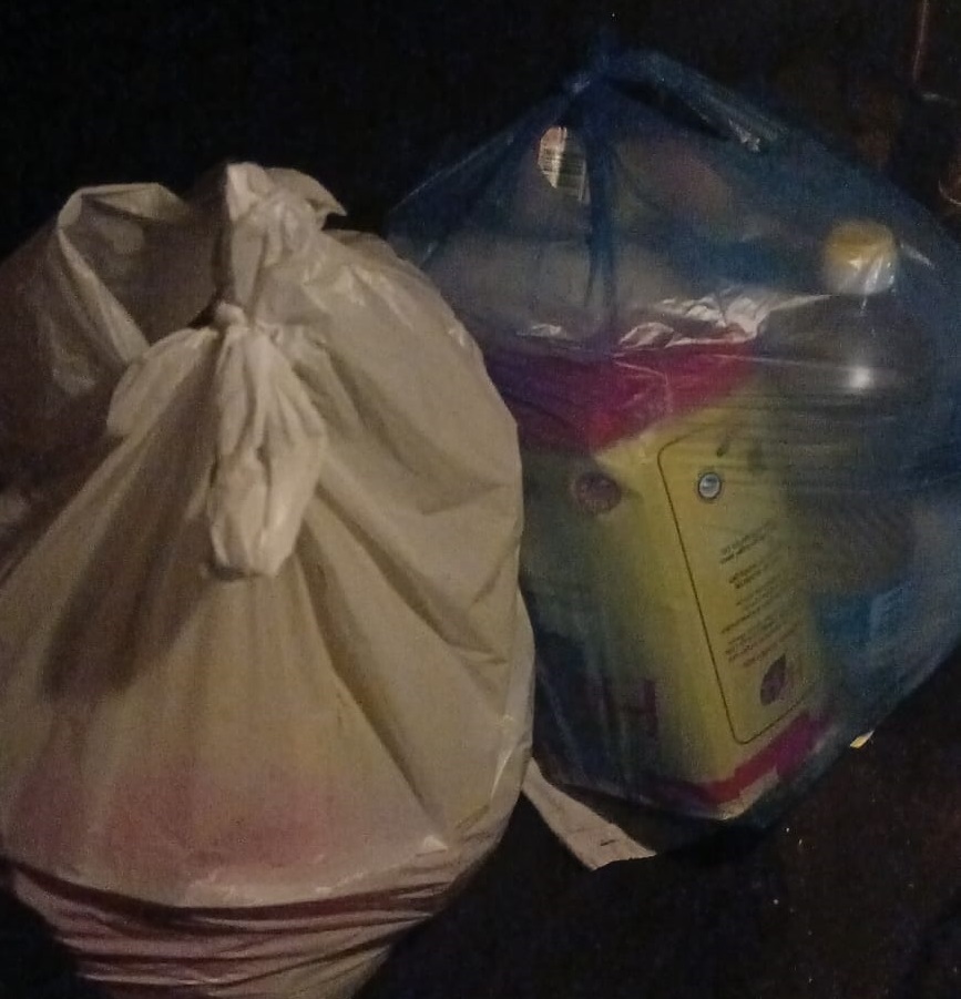 Ante la falta de pago, empleados de seguridad del Hospital de Oberá recibieron bolsas de mercadería