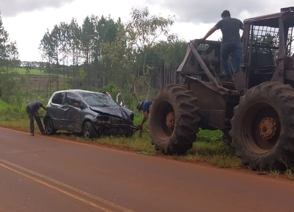 Conductora despistó y cayó por un barranco frente a camping Los Pinos, en Campo Ramón