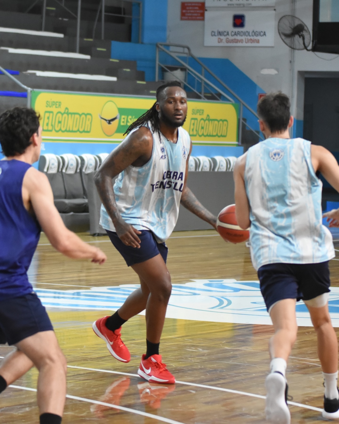 OTC sumó un nuevo refuerzo y cuenta con cuatro norteamericanos