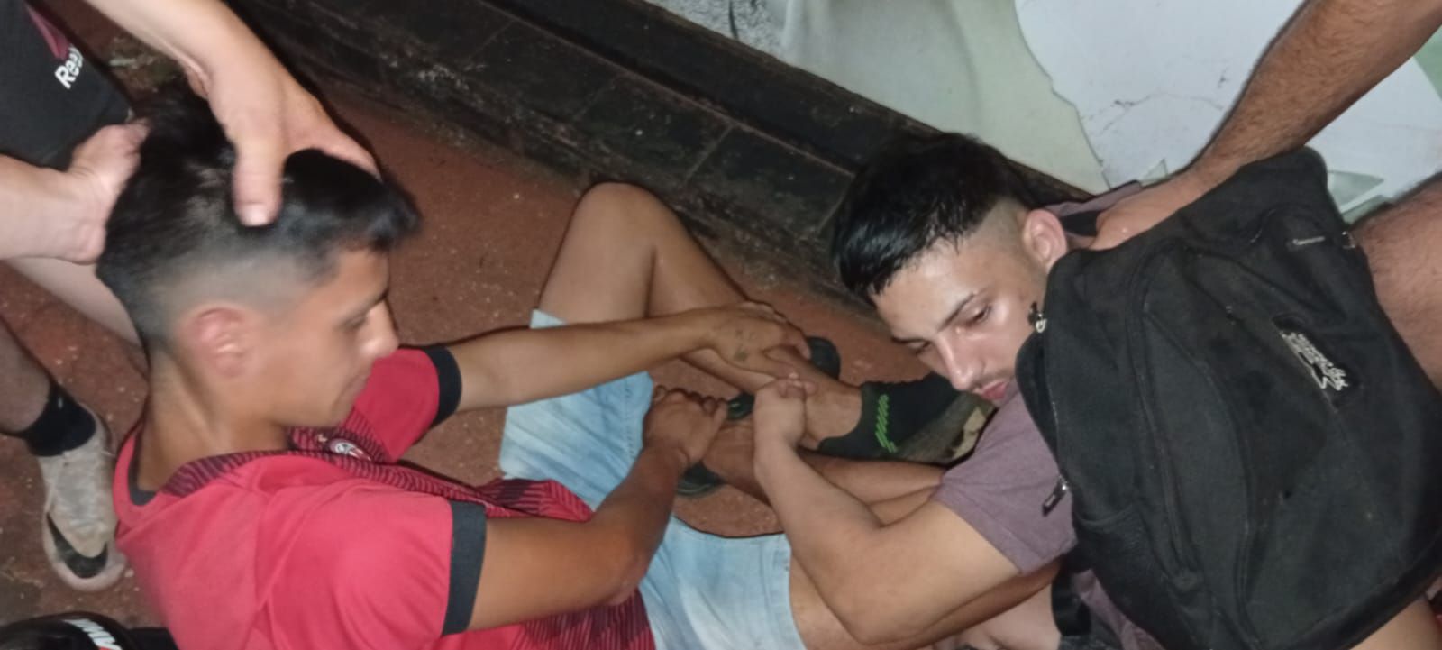 Conocidos ladrones recuperaron la libertad y trataron de robar una moto: otra vez presos