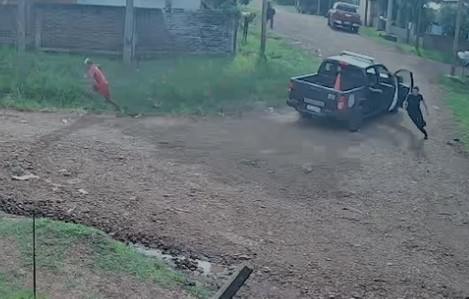 Lo buscaban por un robo, quiso escapar de la Policía pero le ganaron en el pique: terminó preso