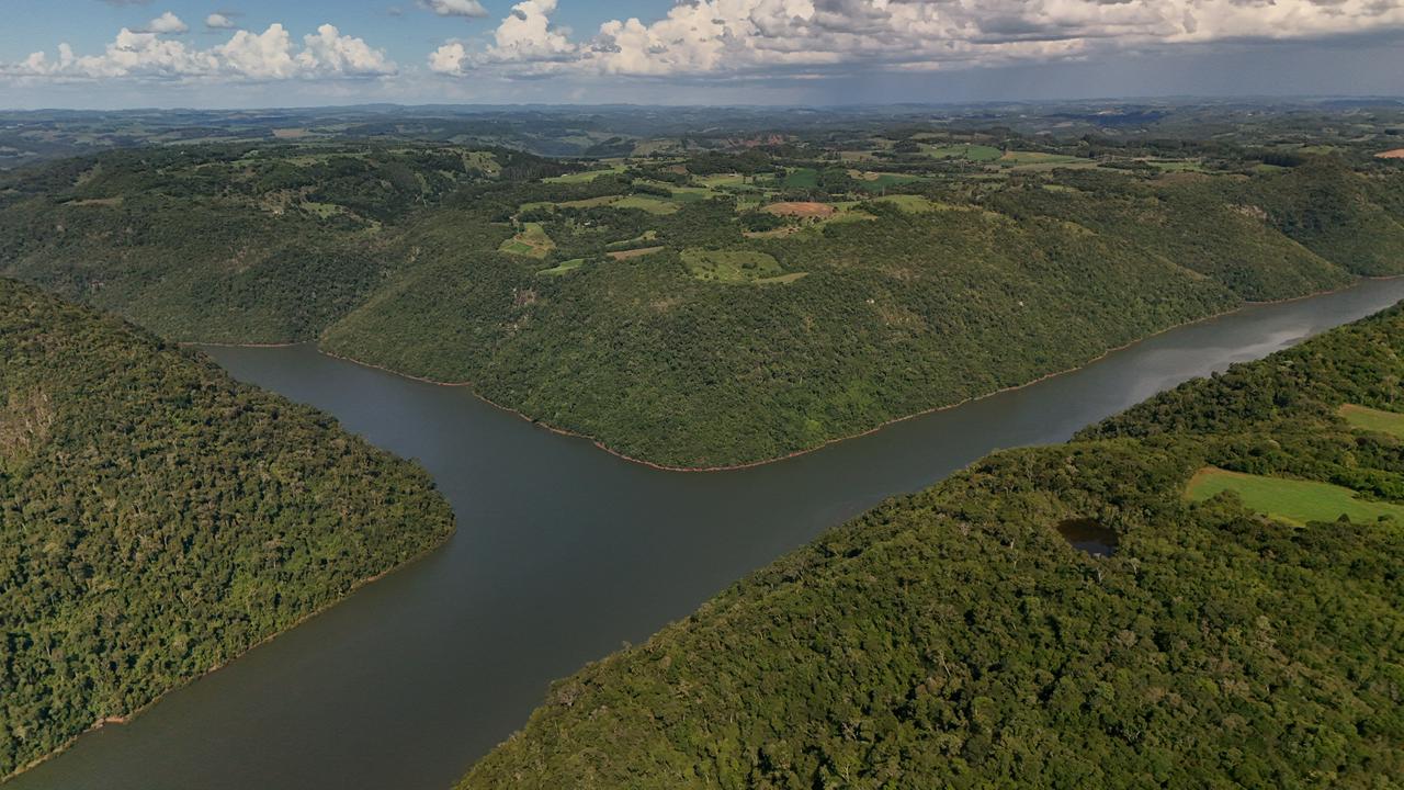 De los libros a la realidad: docente obereño enseña geografía desde el aire a pura creatividad