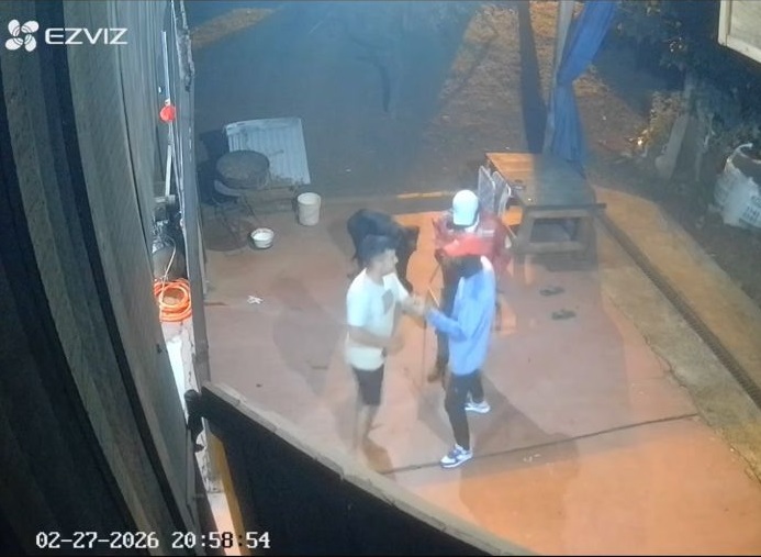 Un joven recibió un balazo en un violento asalto a mano armada en Jardín América