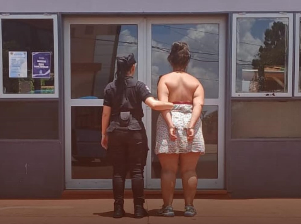 Quiso robar la ropa del tendal de su vecina y terminó detenida