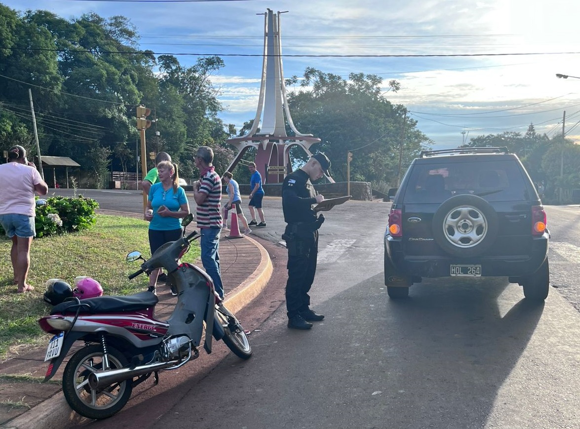 Una joven con heridas leves por choque frente al Cincuentenario