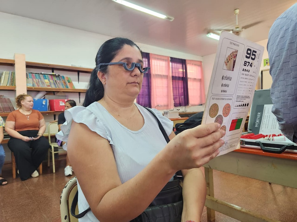 Mirar Mejor, presente en Jardín América con diagnósticos y receta de anteojos para los vecinos