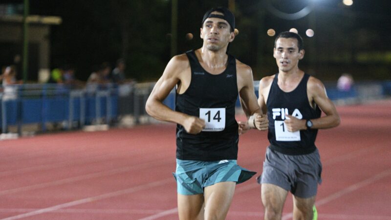 Edgardo Franco se consagró campeón provincial de 10 mil en un carrerón con Agustín Da Silva