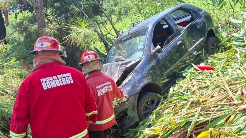 Falleció una mujer tras despiste y vuelco de un coche en Campo Ramón