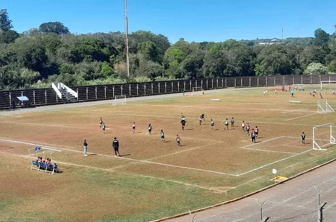 Robaron un arco de la cancha del Complejo y lo abandonaron en la calle: lopaitema ya