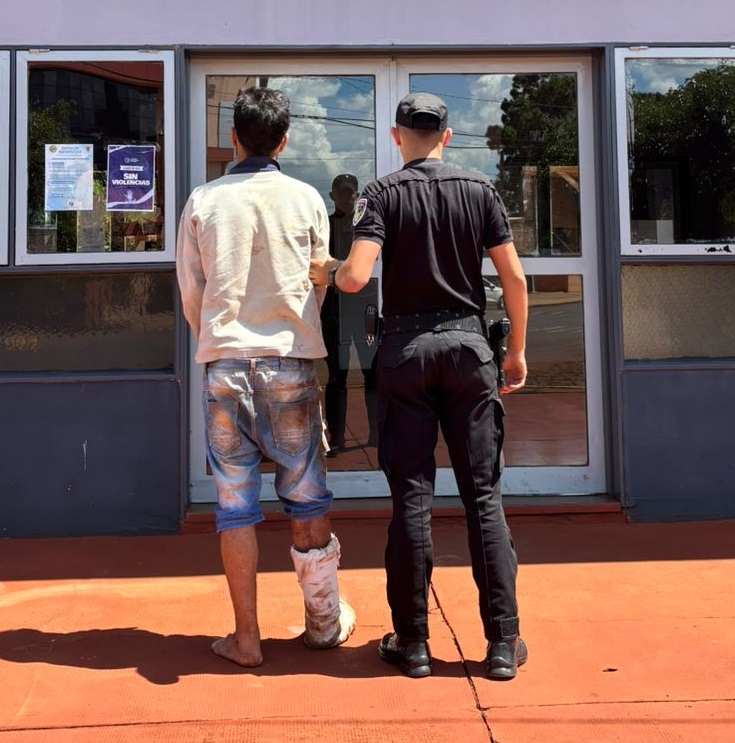 Con una pierna rota pidió un remís en el Hospital y por el camino le robó al remisero