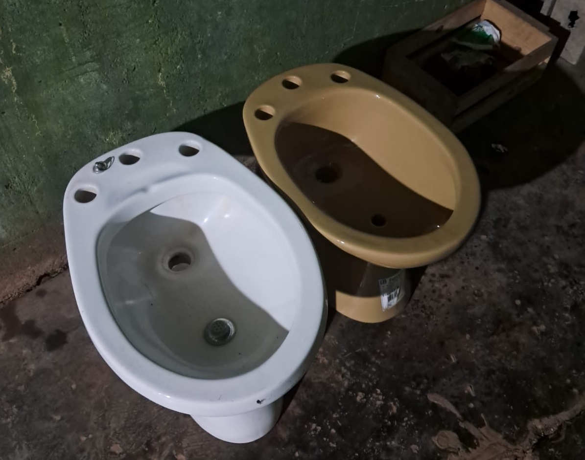 Se quedó a cuidar un depósito y aprovechó para vender cosas ajenas: fue detenido