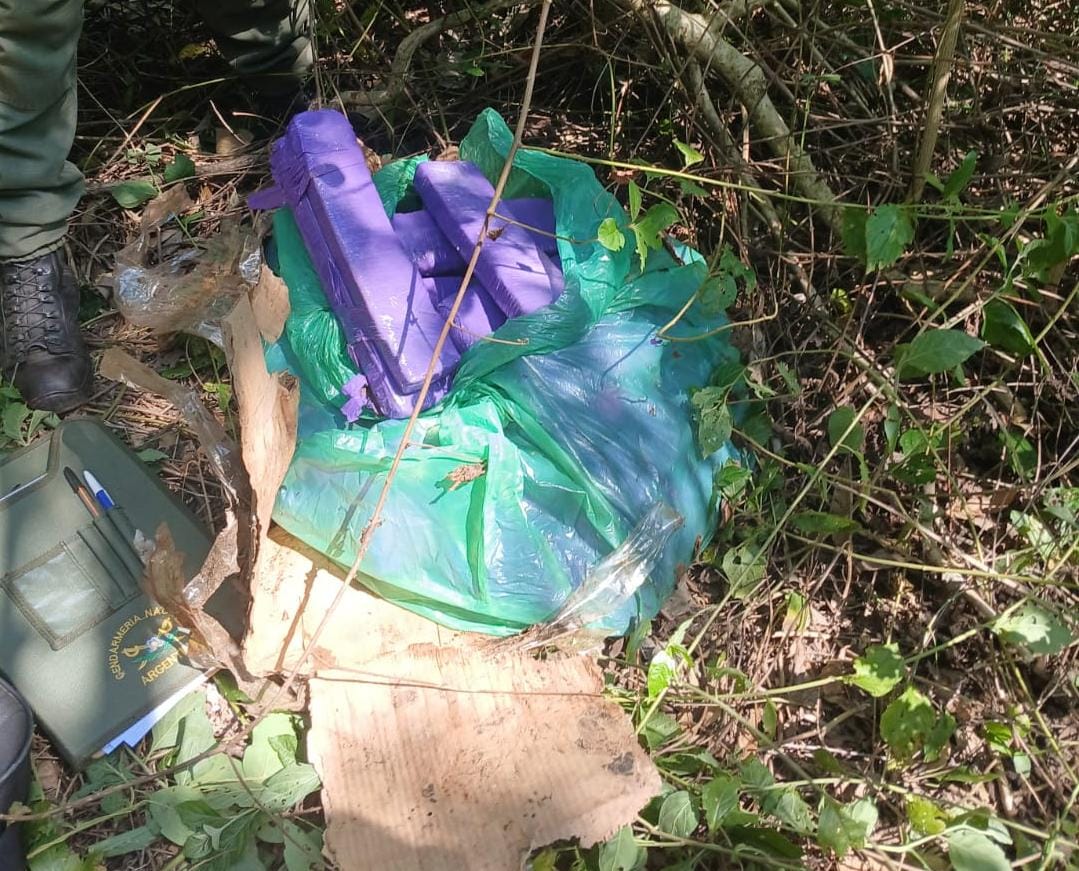 Vecinos encontraron 25 kilos de droga en la zona del Puerto de Panambí