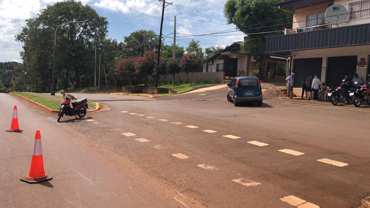 Un motociclista de 71 años resultó herido al chocar contra un coche en la autovía