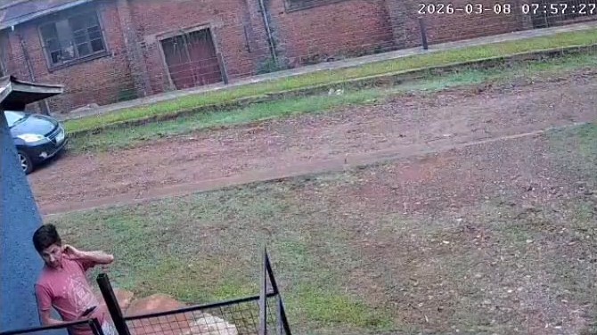 Forcejeó el portón de una propiedad ajena, quedó grabado y terminó preso