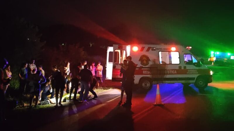 Menores sin casco, fracturas y amputación: choque de motos en Acaraguá