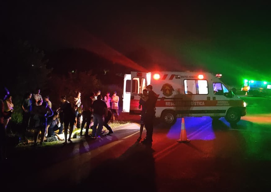 Menores sin casco, fracturas y amputación: choque de motos en Acaraguá