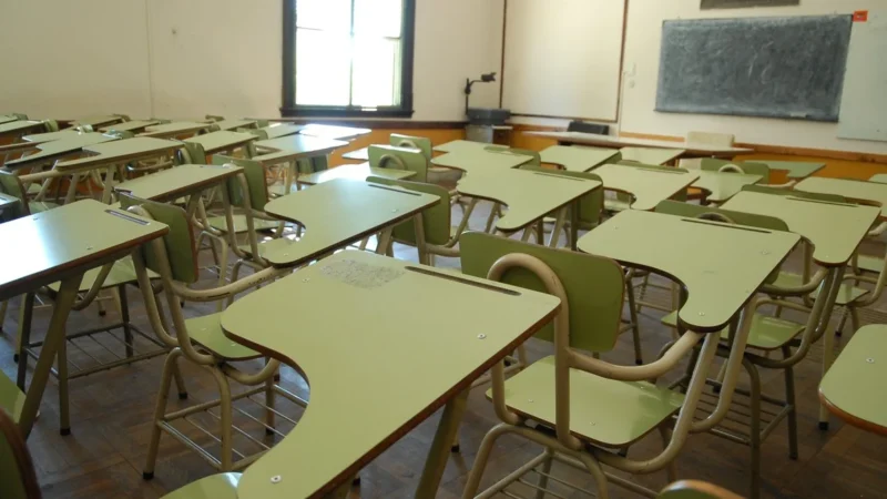 Inicio de clases a medias: los públicos anuncian paro y los privados comenzarán las clases