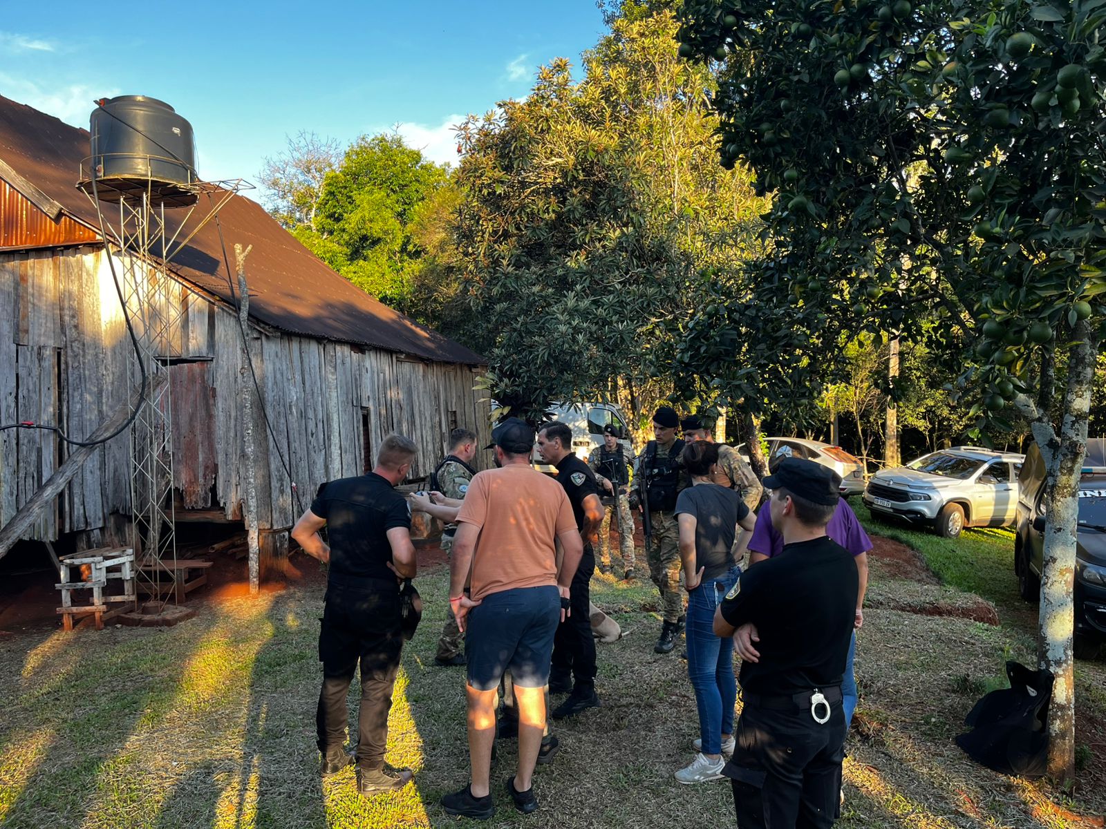 Drama familiar: un colono atacó a tiros a su hijo y a su nuera en Colonia Alberdi