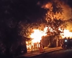 Incendio destruyó una vivienda en San Martín: el fuego se inició con una vela