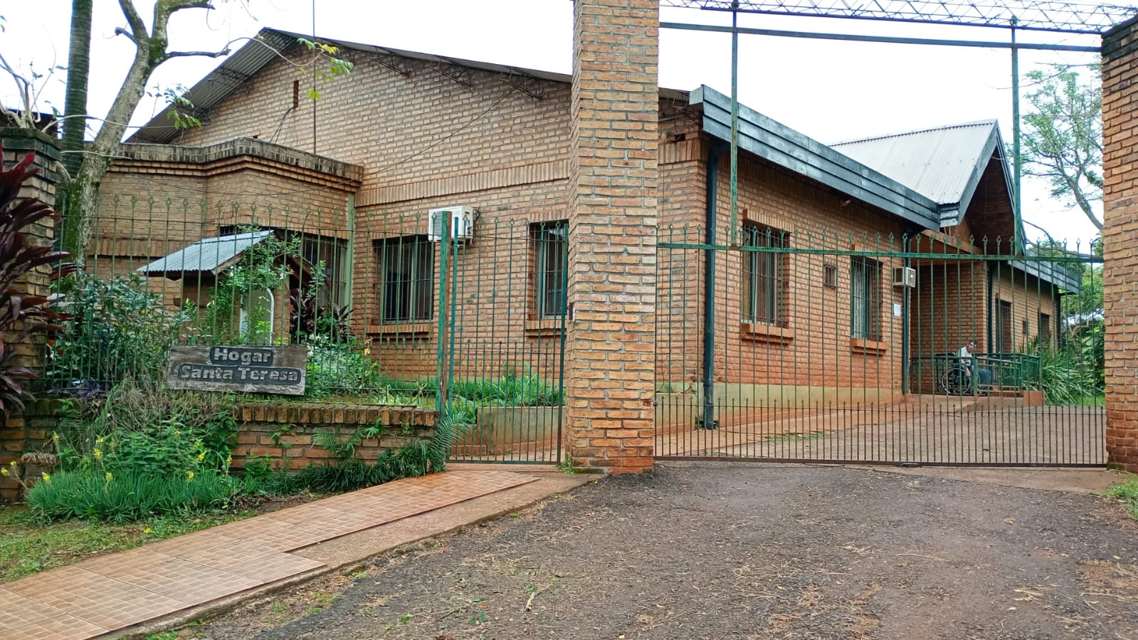 Alertan sobre profunda crisis y deterioro laboral en la Fundación Hogares Guillermo Hayes de Oberá