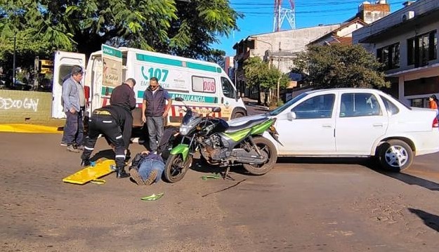 Choque en el centro de Oberá dejó dos personas lesionadas