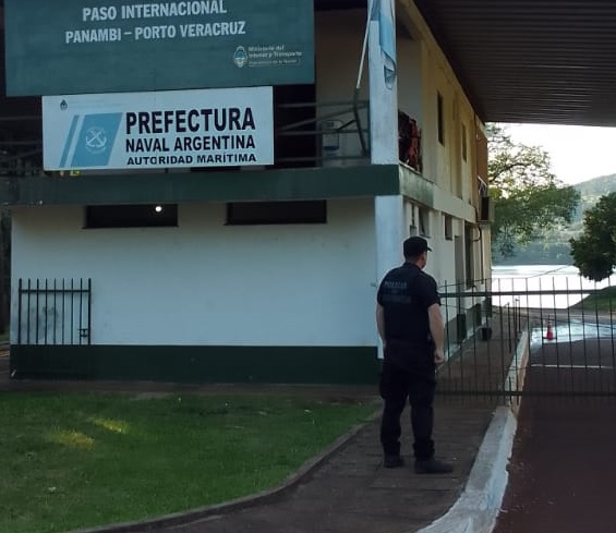 Por bajante del río, suspendieron el cruce de balsa entre Panambí y Vera Cruz