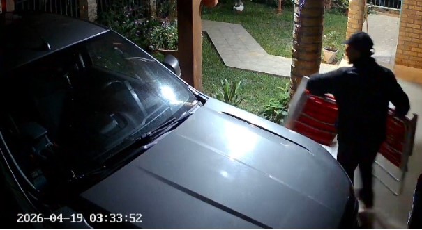 El «terror de los sillones» quedó grabado y terminó detenido