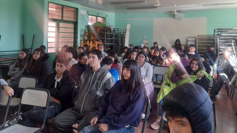 Juego Responsable visitó dos colegios de Garupá