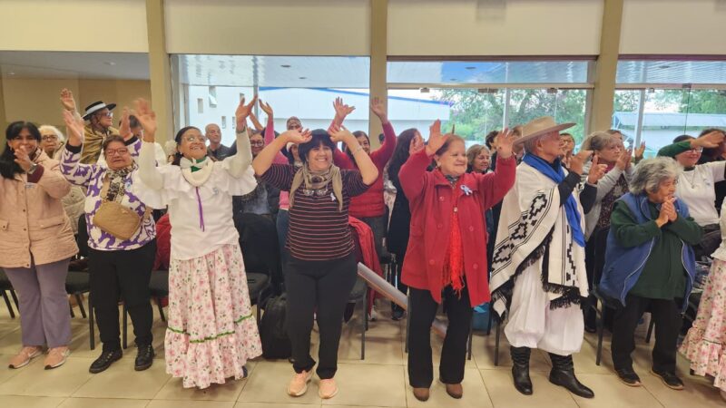 “Mateando con los abuelos” festejó su octavo aniversario con una gran fiesta llena de sorpresas y mucha alegría