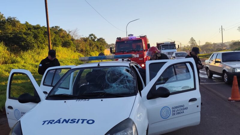 Inspector de tránsito resultó gravemente herido al recibir el impacto de un hierro que se desprendió de un camión