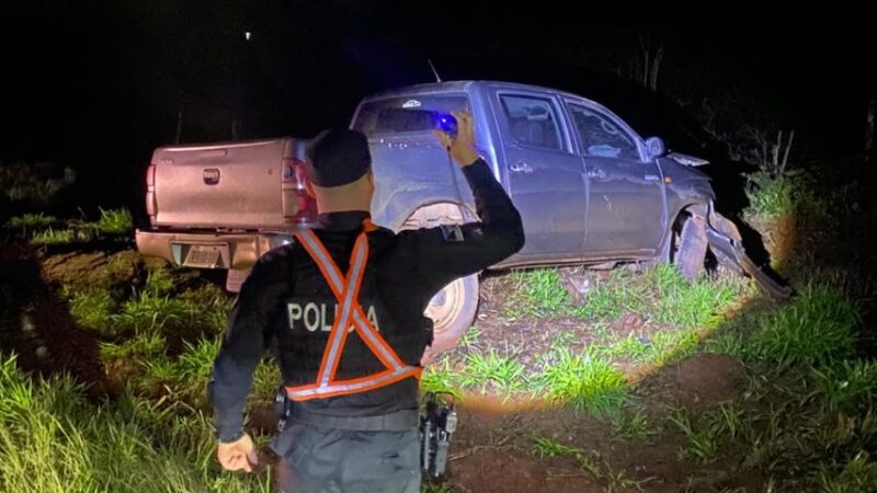 Tragedia en San Vicente: dos menores murieron en un choque entre una Hilux y una moto