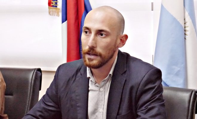Pablo Hassan dio indicios de un acercamiento al espacio político que lidera el gobernador Hugo Passalacqua
