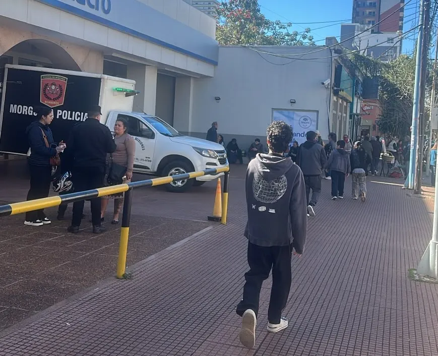 Se atragantó con una chipa y falleció dentro del banco Macro