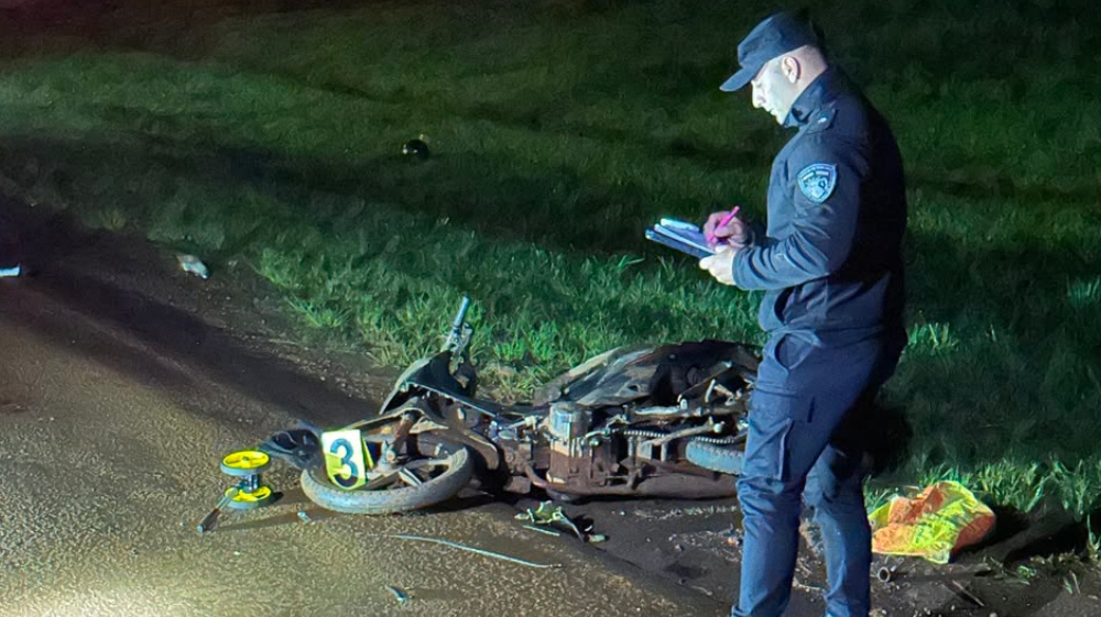 Motociclista grave tras ser atropellado por un coche cuyo conductor se escapó: ocurrió en Panambí