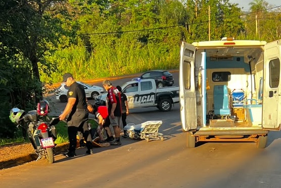 Despistaron con la moto y resultaron ilesos