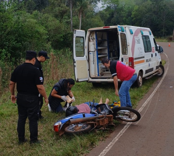 Una mujer despistó con la moto en Alvear
