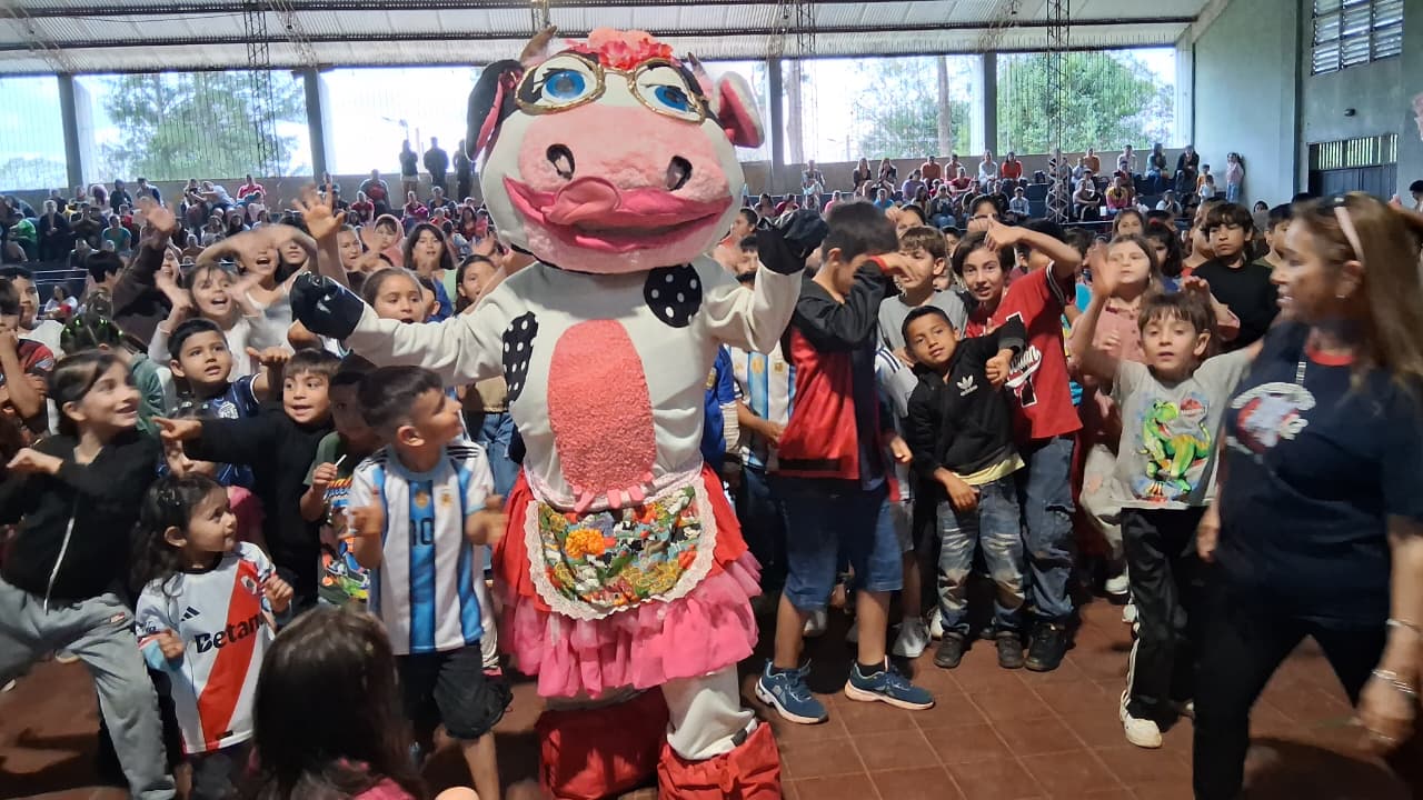 Gurises Felices comenzó con los agasajos por el Mes de la Niñez