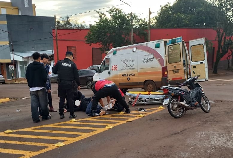 Alumno del Colegio Nacional chocó con la moto y padeció graves heridas