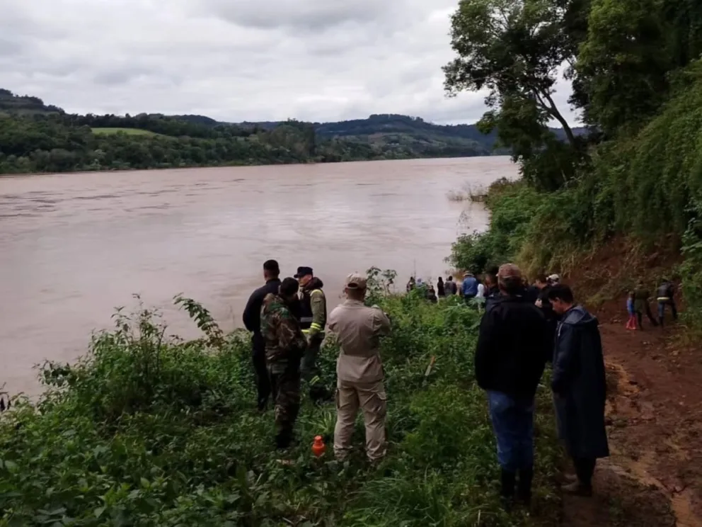 Desesperada búsqueda de un joven desaparecido en el río Uruguay
