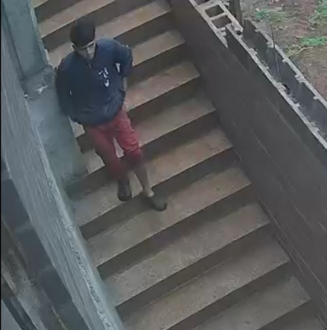 Se metió en una propiedad ajena para “vichear”, quedó grabado y fue detenido
