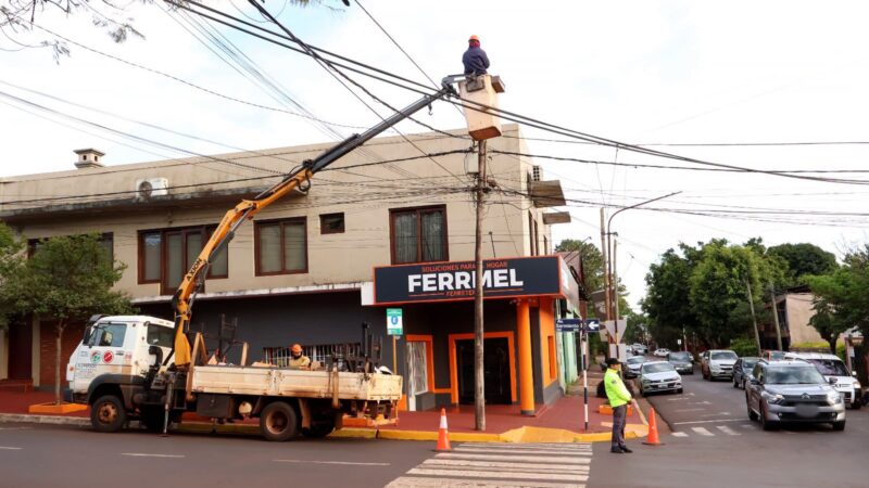 La Celo mejoró la iluminación sobre avenida Sarmiento