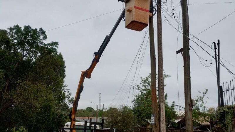 Amplían la red e instalan 10 nuevas luminarias LED en Villa Bárbaro