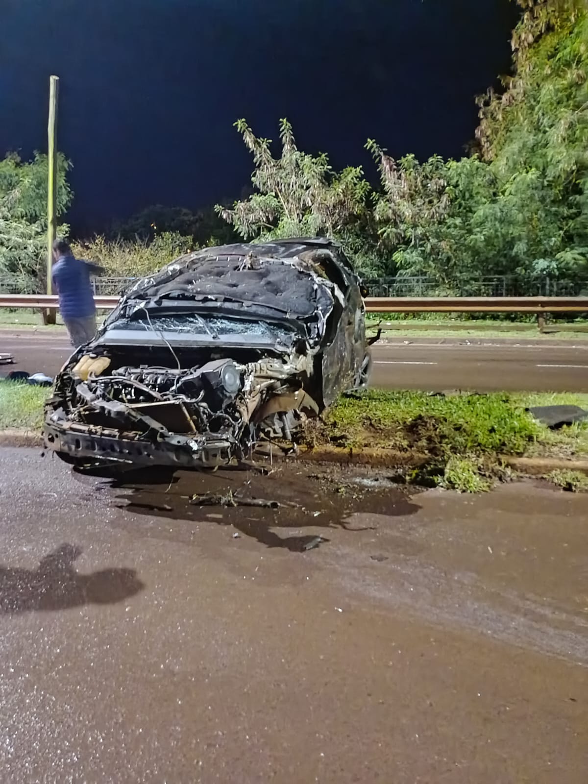 Vuelco en la autovía: identificaron a los ocupantes del Focus, uno sufrió múltiples fracturas