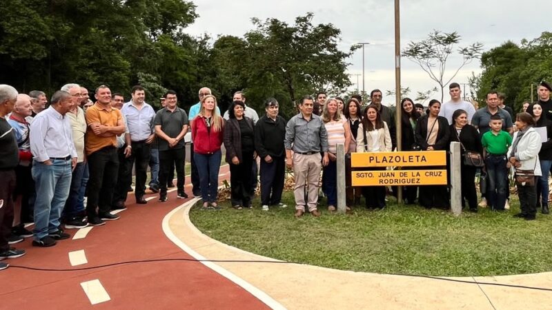 Inauguraron plazoleta en homenaje a Juan de la Cruz Rodríguez, policía fallecido en cumplimiento del deber